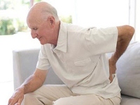 Chứng đau lưng ở người cao tuổi